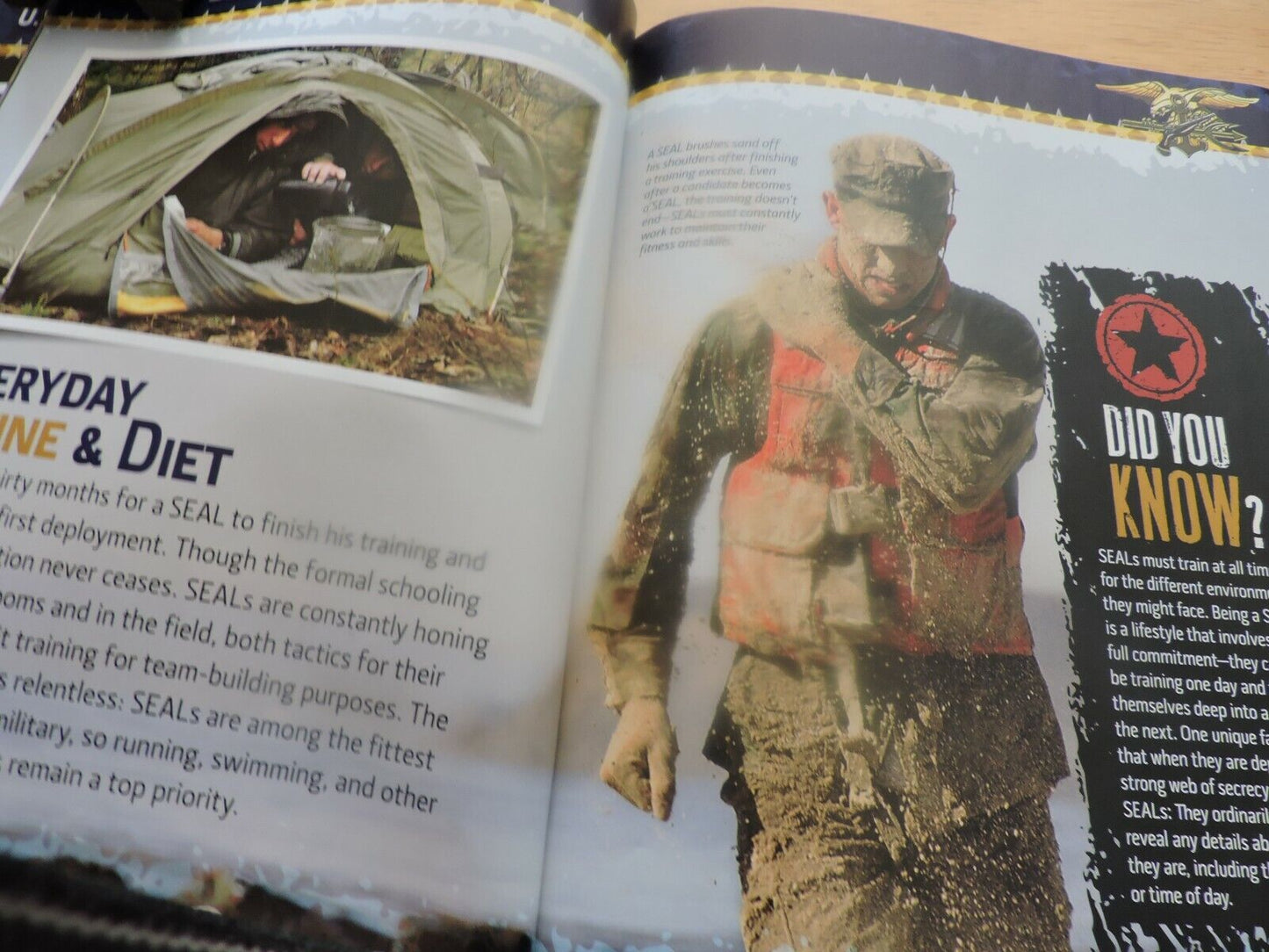 AN INSIDE LOOK ATHE THE U.S. NAVY SEALS  2011 SCHOLASTIC BOOK
