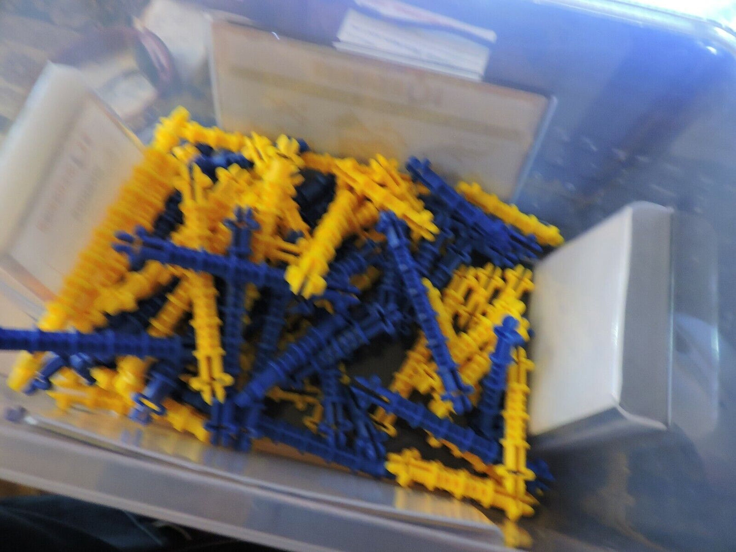 STEM EDUCATIONAL BUILDING SE--IQ BUILDER  147 PIECES