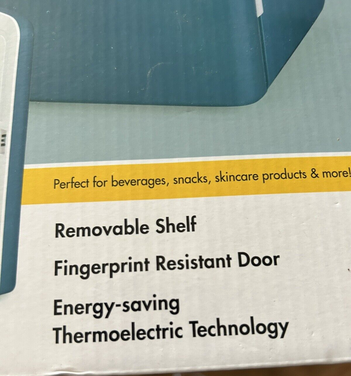 PERSONAL CHILLER MINI FRIDGE HOLDS 6 12 OZ CANS NEW-OPENED BOX
