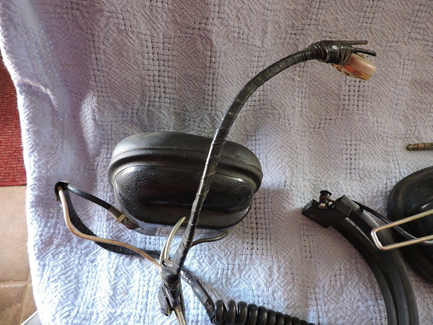 MIDLAND AVIATION HEAD SET--SELLING FOR PARTS