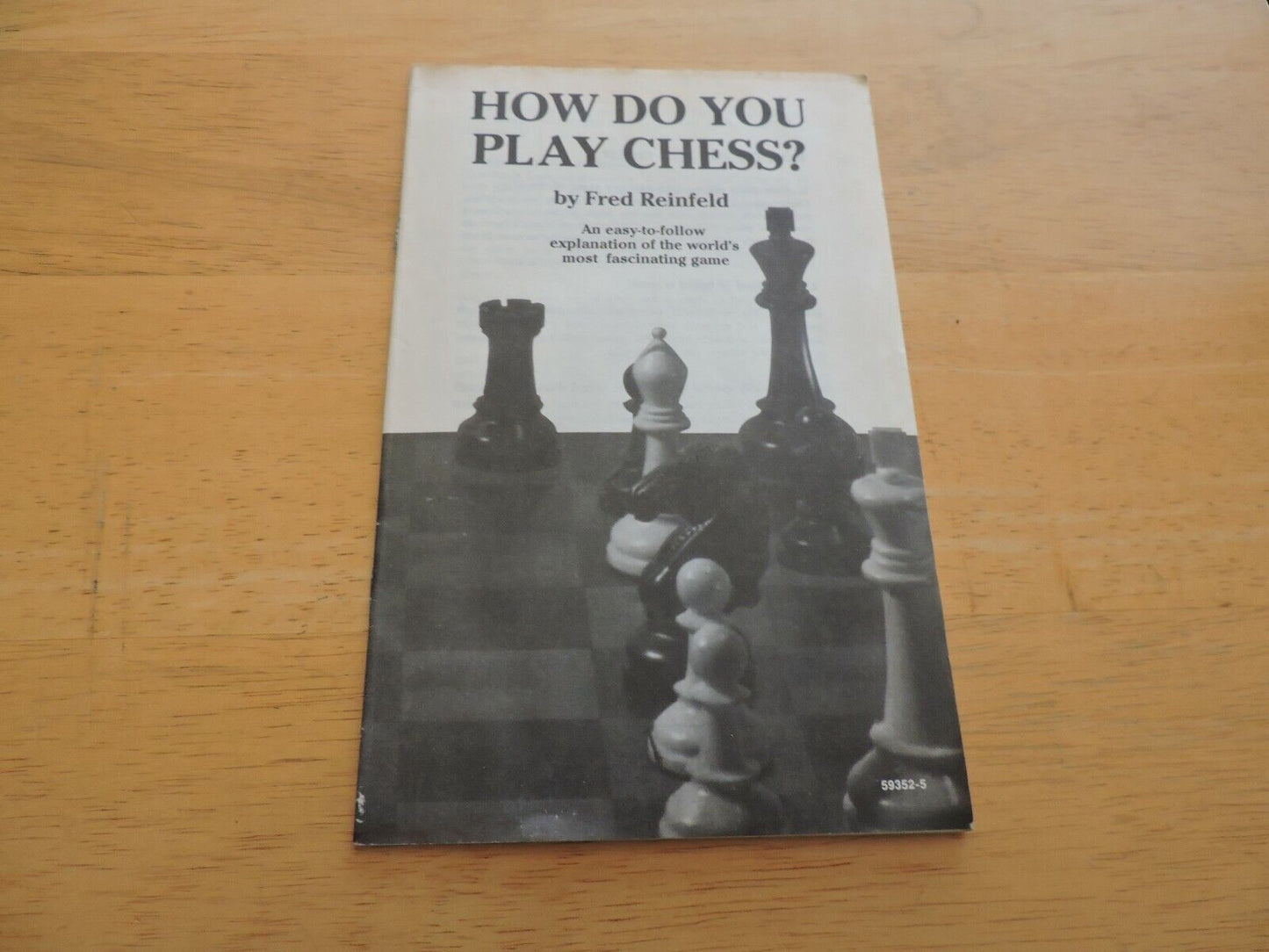 HOW DO YOU PLAY CHESS? BOOKLET BY FRED REINFELD 1972