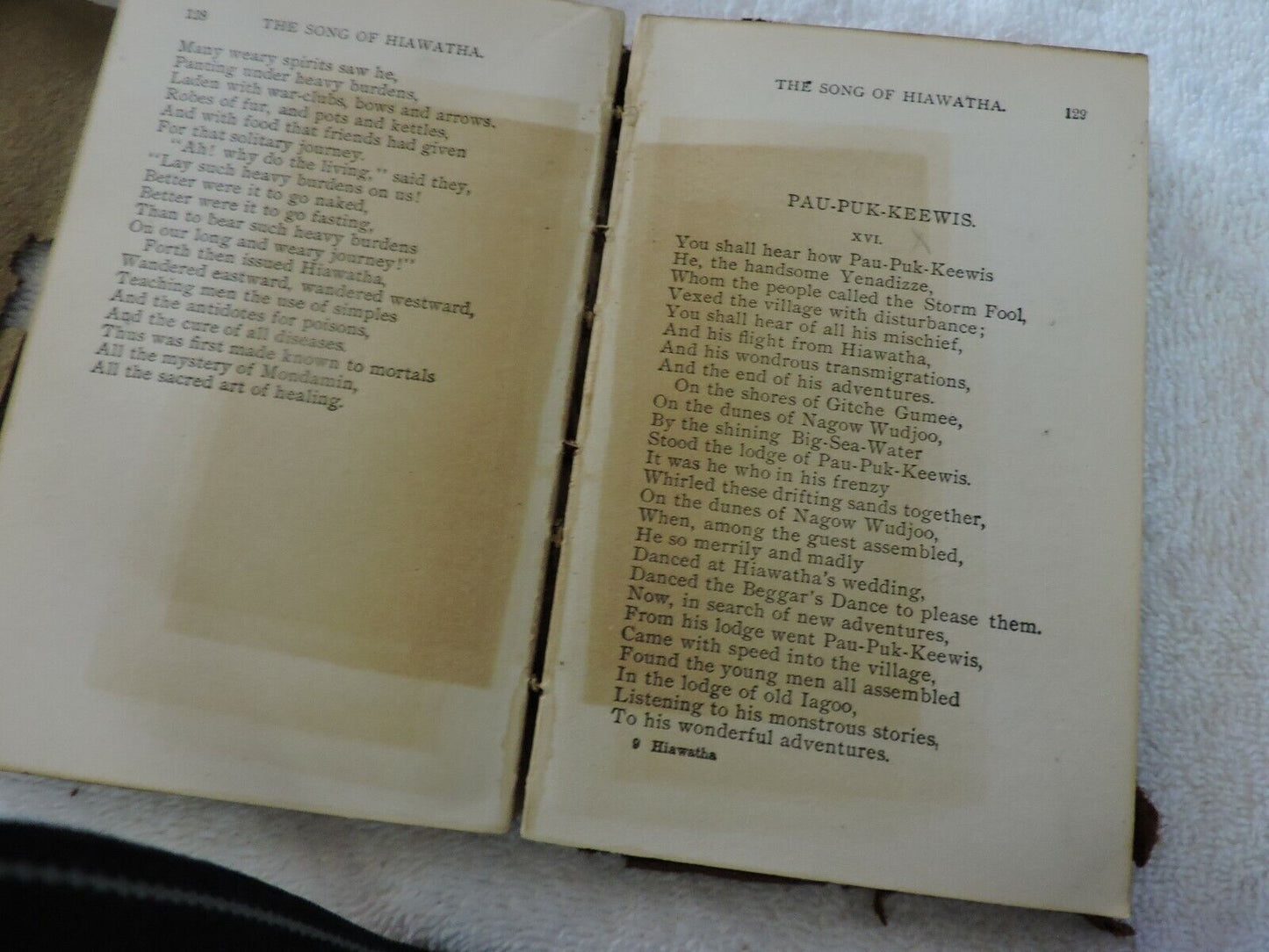 VINTAGE 1900'S "THE SONG OF HIAWATHA" BY HENRY WADSWORTH LONGFELLOW