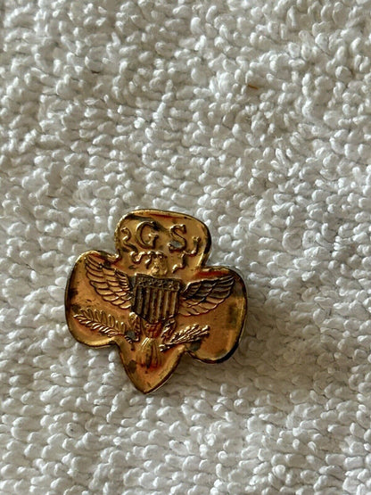 GIRL SCOUTS OF AMERICA:  VINTAGE GS UNIFORM PIN