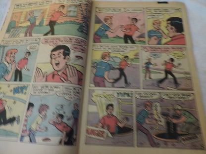 ARCHIE COMICS GROUP  REGGIE AND ME #126 SEPTEMBER 1980 UNGRADED