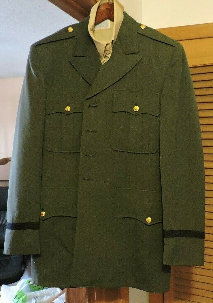 United States Army Uniform (Pants Size 32 Waist/ Coat,Size 39/ Shirt Size 36)
