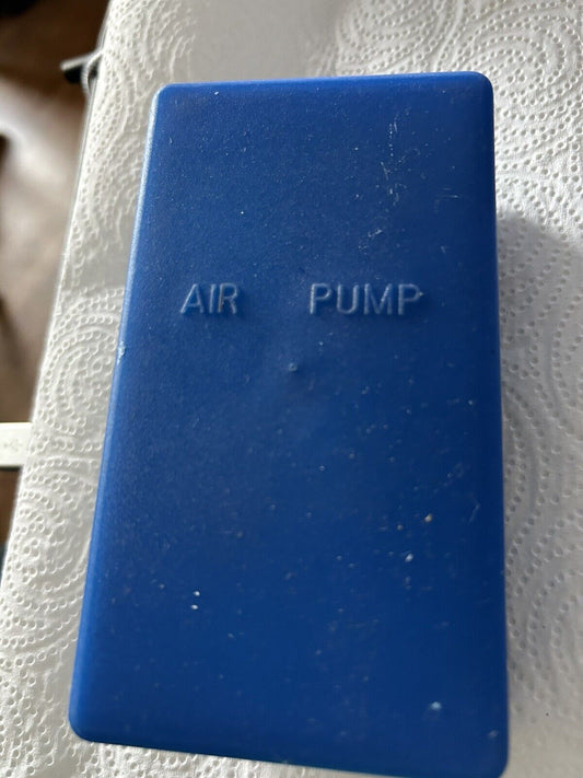 POCKET AIR PUMP  USES "D" BATTERIES (FOR PARTS ONLY)