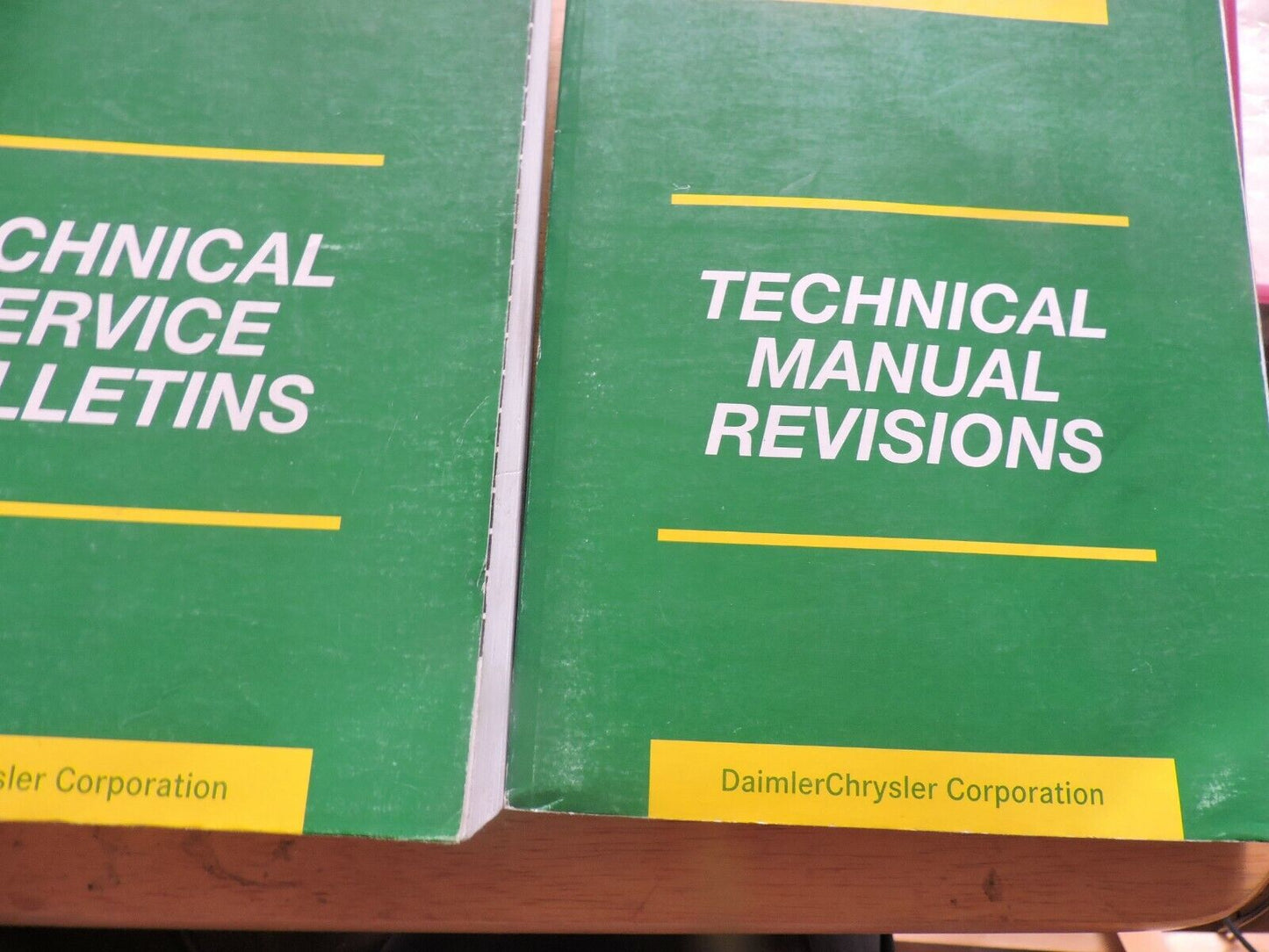 SET OF DAIMLER CHRYSLER CORPORATION TECHNICAL SERVICE BULLETINS & REVISIONS