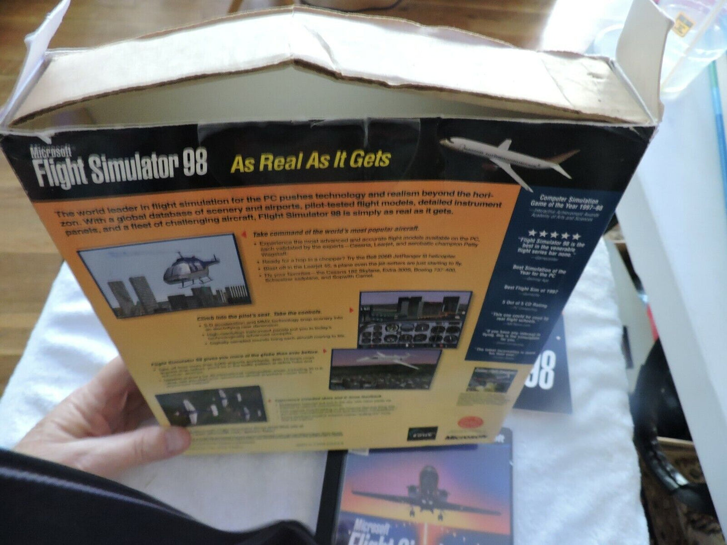 MICROSOFT FLIGHT SIMULATOR 98 AS REAL AS IT GETS 1998