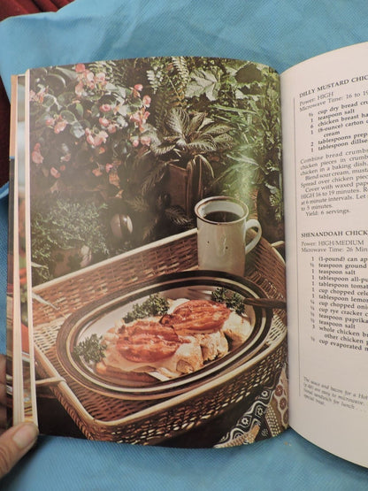 1978 Southern Living MICROWAVE COOKING MADE EASY Hardcover