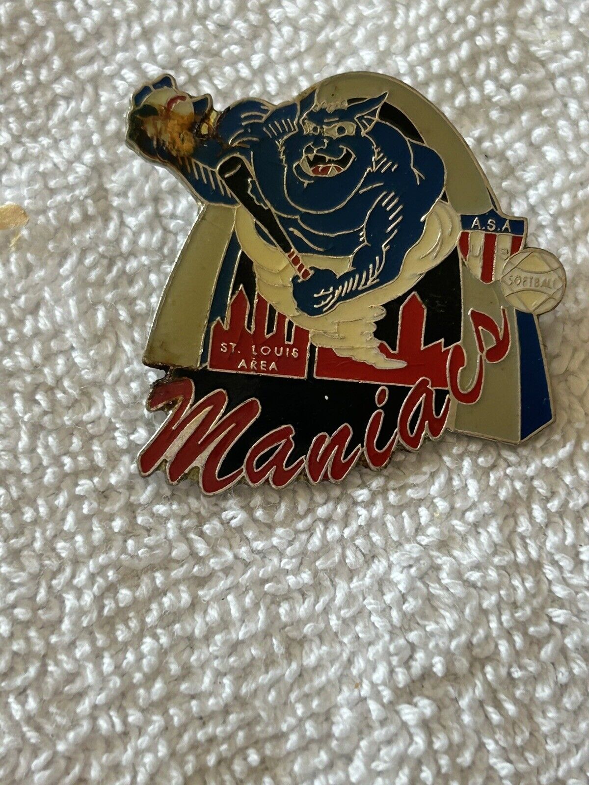 SOFTBALL PINS:  (5) MAVERICKS-2, CRESTED BULLE, CC, BROKEN ARROW 1996