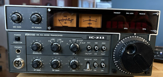 ICOM VHF TRANSCEIVER MODEL IC-211 BASE STATION (HAM RADIO)