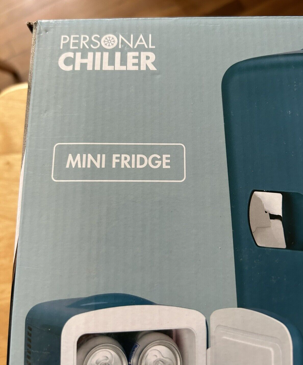 PERSONAL CHILLER MINI FRIDGE HOLDS 6 12 OZ CANS NEW-OPENED BOX