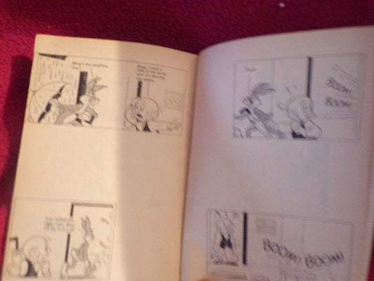 Vintage (1971) Bugs Bunny Comic Strips Book