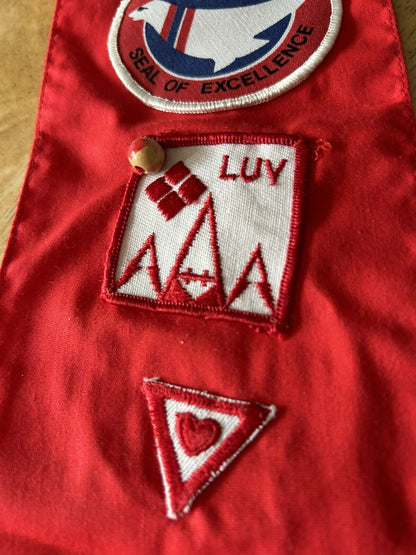 CAMPFIRE GIRLS SASH FROM EARLY 1980'S SASH AND 14 PATCHES