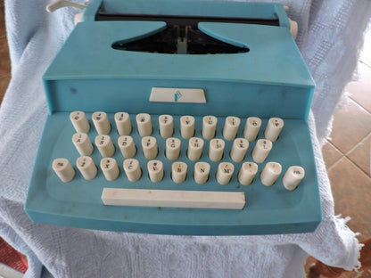 VINTAGE (50'S) PENNYS TYPEWRITER
