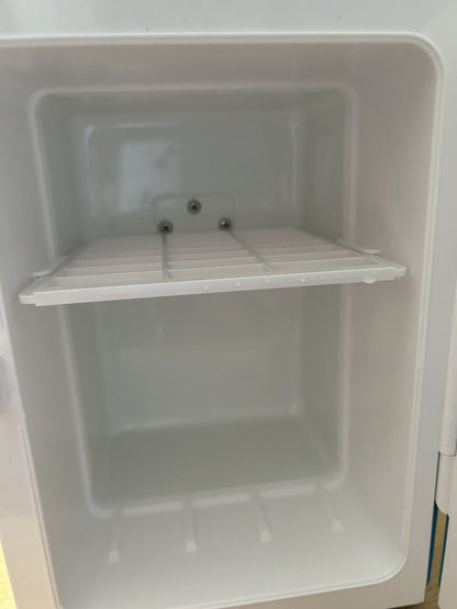 PERSONAL CHILLER MINI FRIDGE HOLDS 6 12 OZ CANS NEW-OPENED BOX