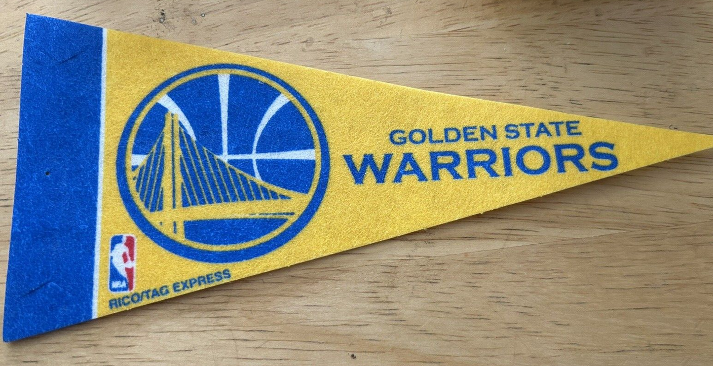 GOLDEN WARRIORS  PENNANT 9 X 4INCHES