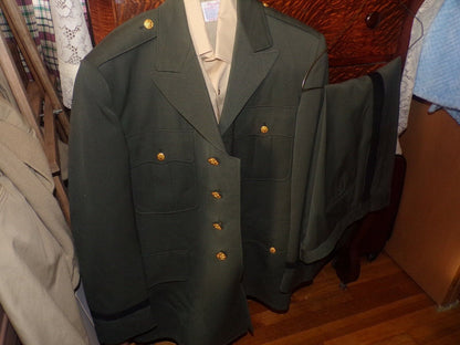 United States Army Uniform (Pants Size 32 Waist/ Coat,Size 39/ Shirt Size 36)