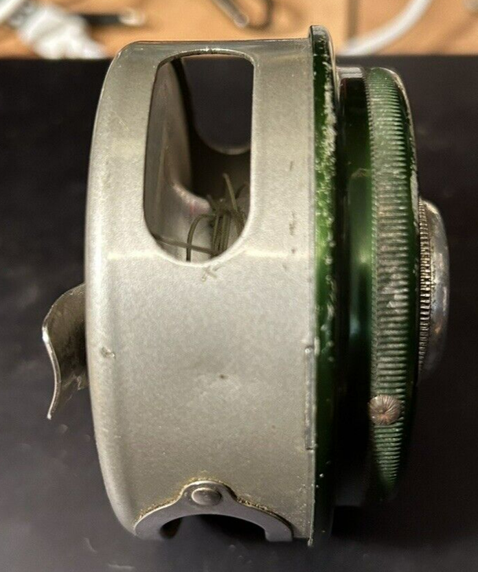 SHAKESPEARE  AUTOMATIC FLY FISHING REEL NO. 1821 MODEL GD