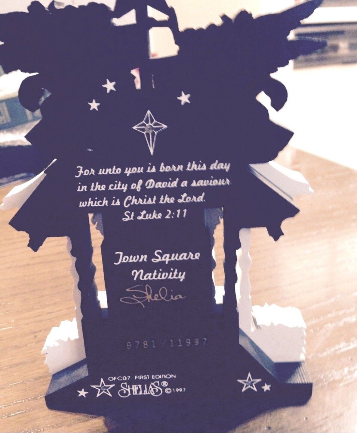SHELIA'S TOWN SQUARE NATIVITY 1ST EDITION 1997 - SIGNED (OFC07L)