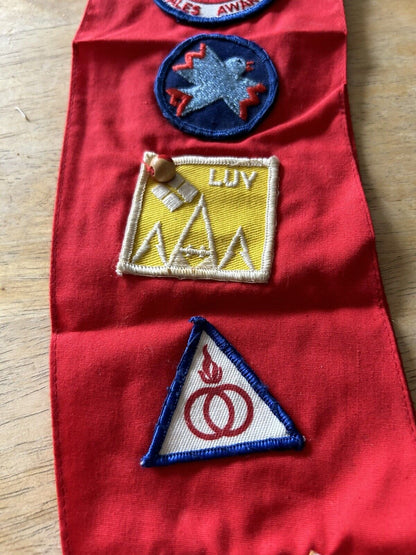 CAMPFIRE GIRLS SASH FROM EARLY 1980'S SASH AND 14 PATCHES
