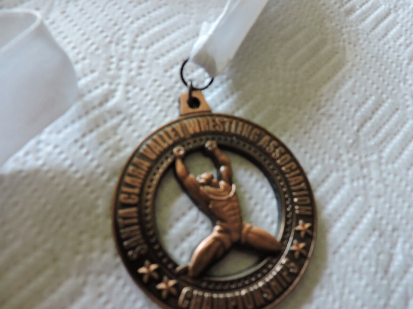 SANTA CLARA VALLEY  WRESTING ASSOCIATION CHAMPSHIP ROUND MEDAL ON WHITE RIBBON