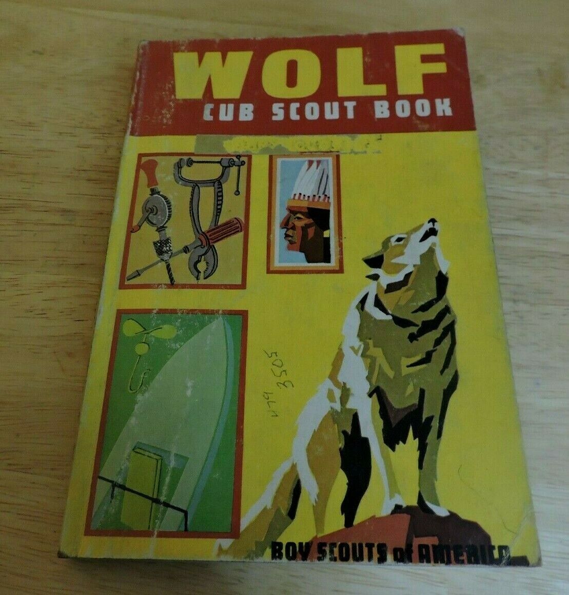 THE CUB SCOUT WOLF HANDBOOK  1970 PRINTING