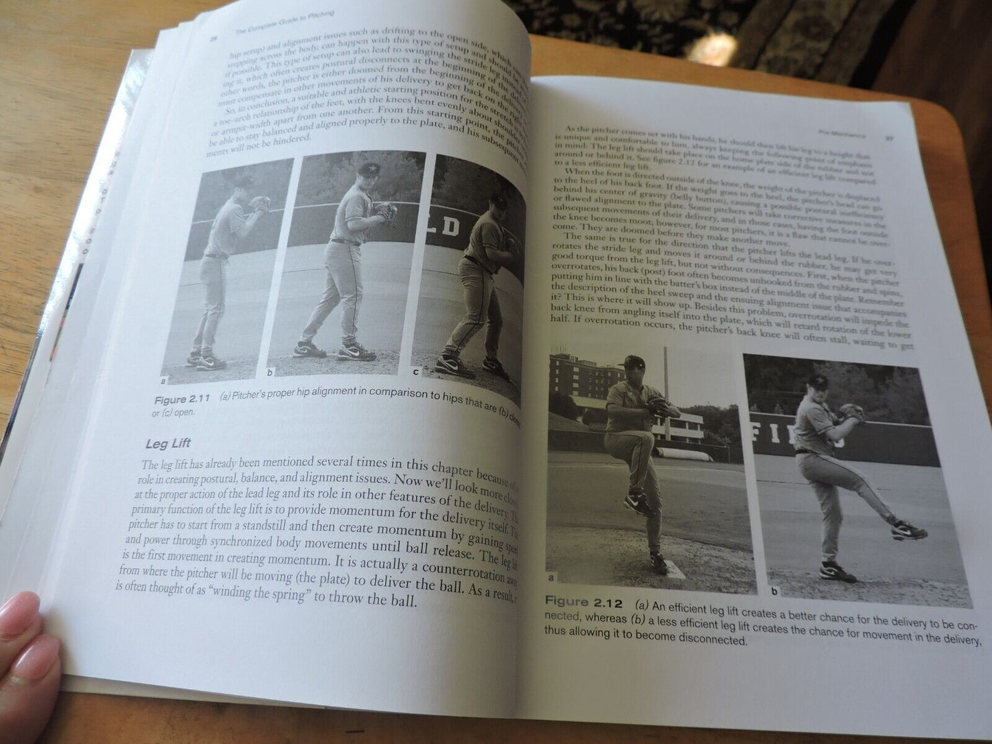 THE COMPLETTE GUIDE TO PITCHING WITH DVD BY DEREK JOHNSON, 2013