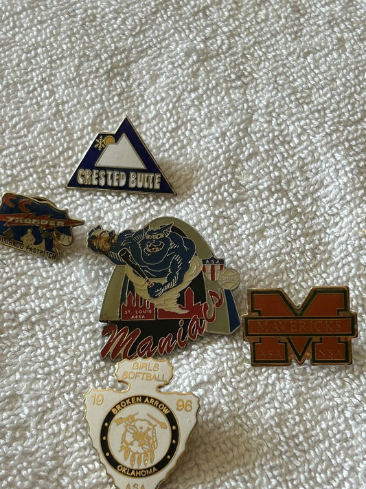 SOFTBALL PINS:  (5) MAVERICKS-2, CRESTED BULLE, CC, BROKEN ARROW 1996