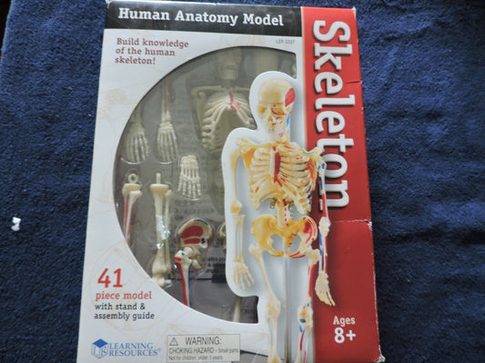 HUMAN ANATOMY MODEL 41 PIECE NIB--AGES 8+