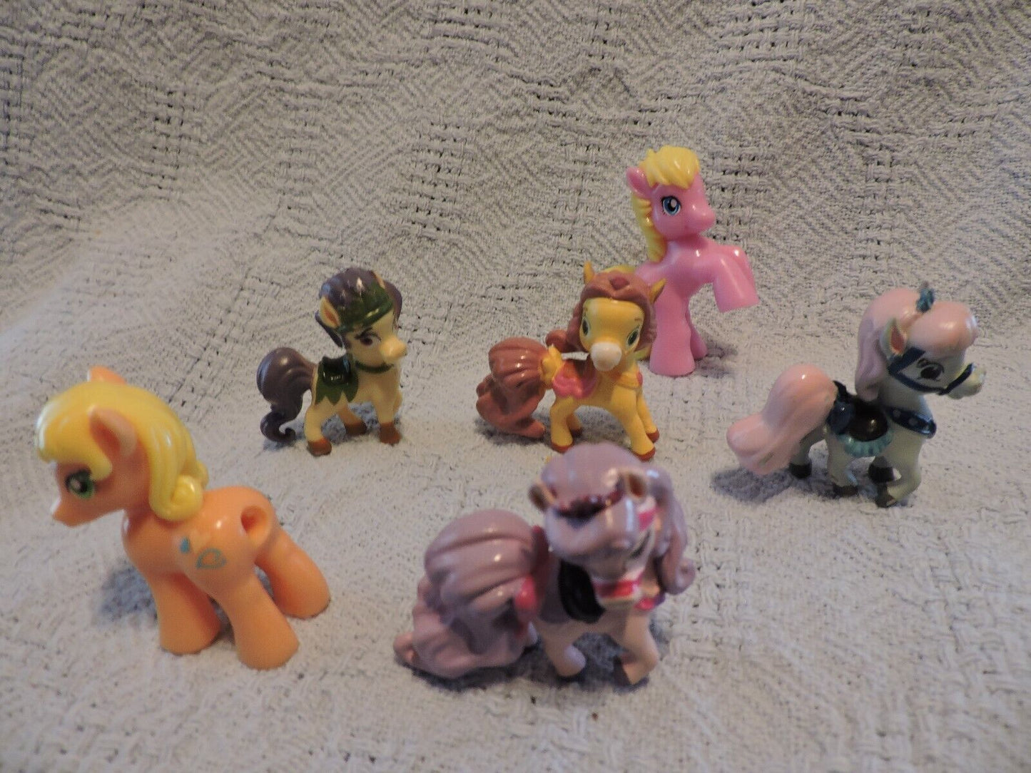 MINIATURE PONIES--6 count