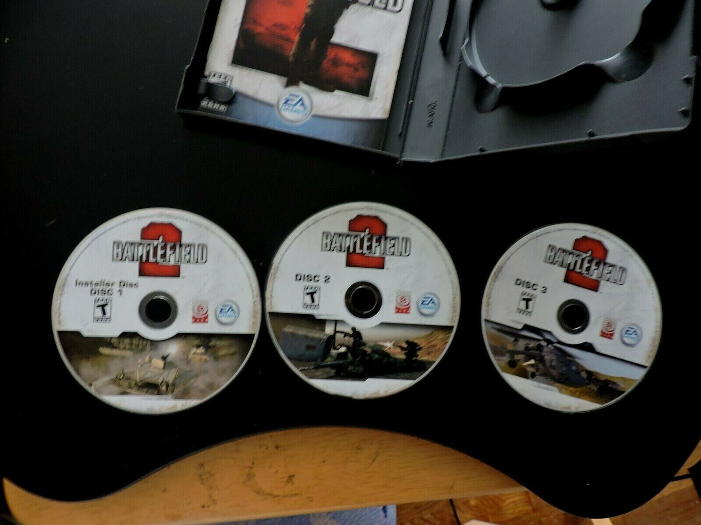 BATTLEFIELD 2:   3 DISC GAME--2005--PC GAME--RATED T (TEEN)
