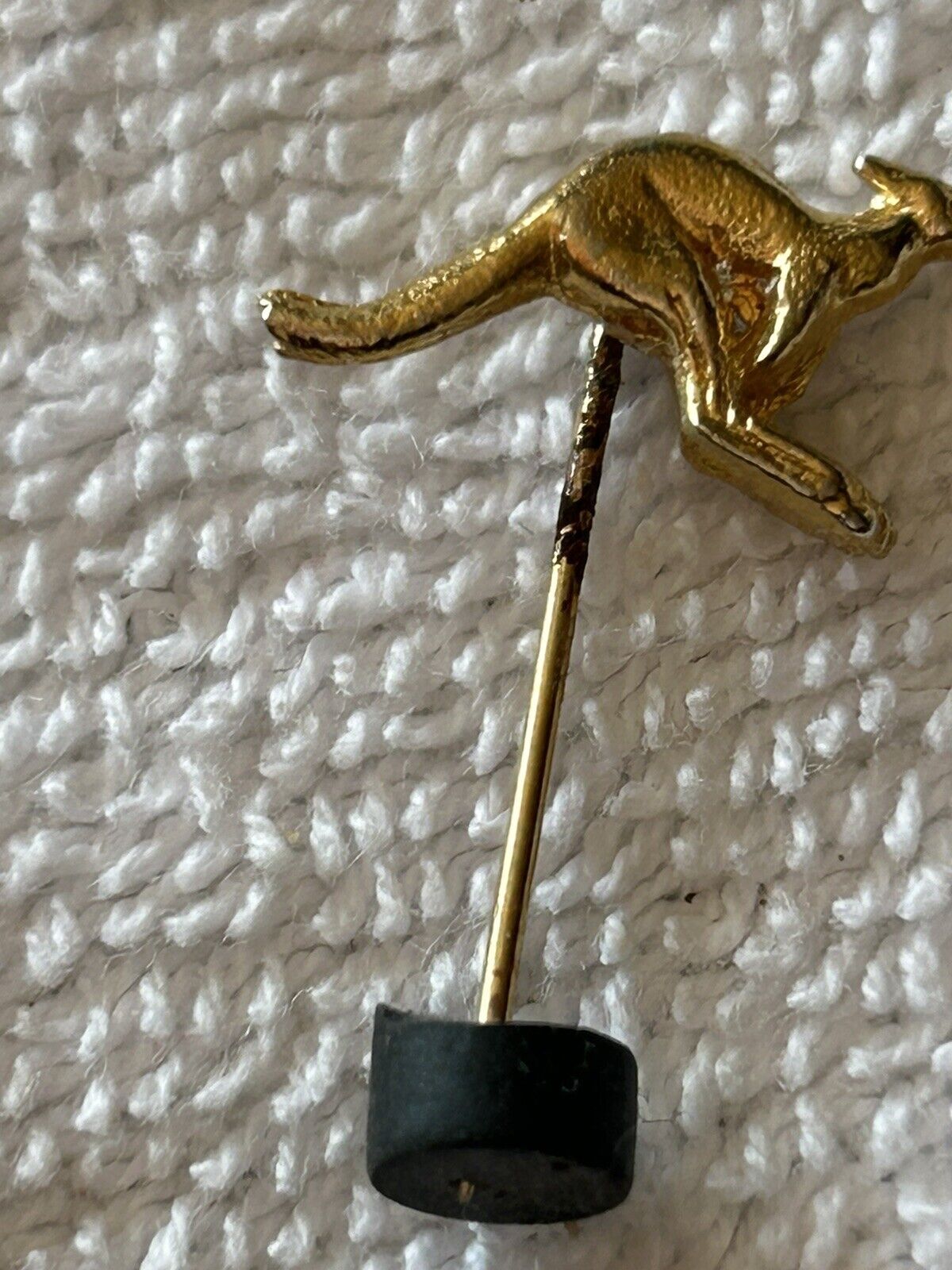 MISC. LAPEL PINS (5) DEVIL, SKOAL, KANGAROO, PLANE, ART