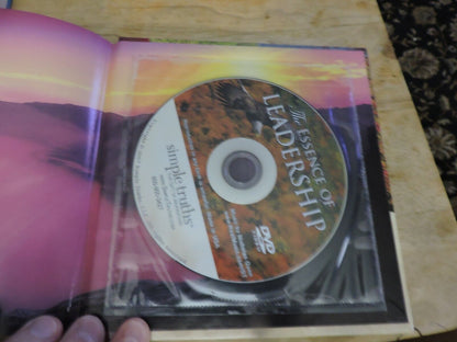 THE ESSENCE OF LEADERSHIP BY: MAC ANDERSON 2005 WITH CD--SIGNED