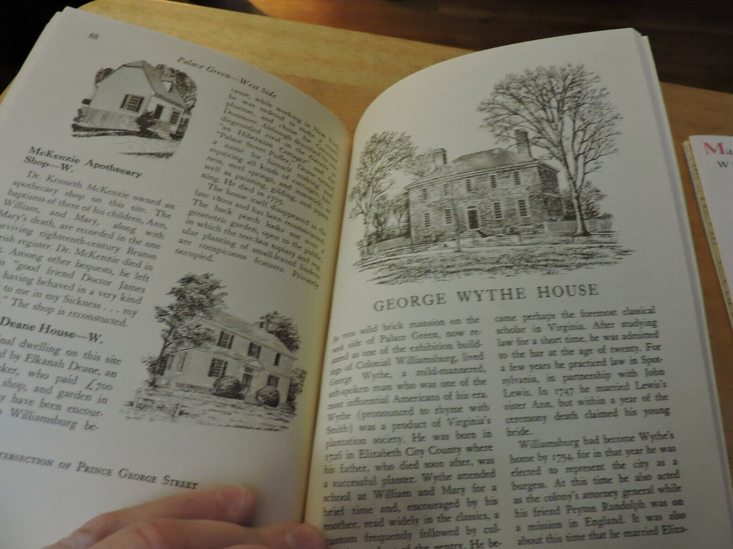 OFFICIAL GUIDEBOOK & MAP COLONIAL WILLAMSBURG 1979