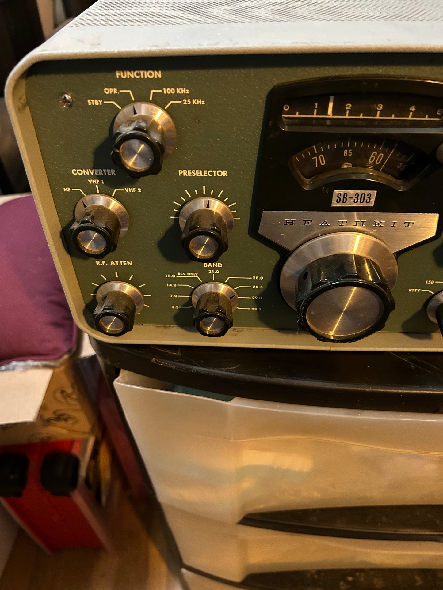 Heathkit Model SB-303 Transceiver (Ham Radio) - Untested)
