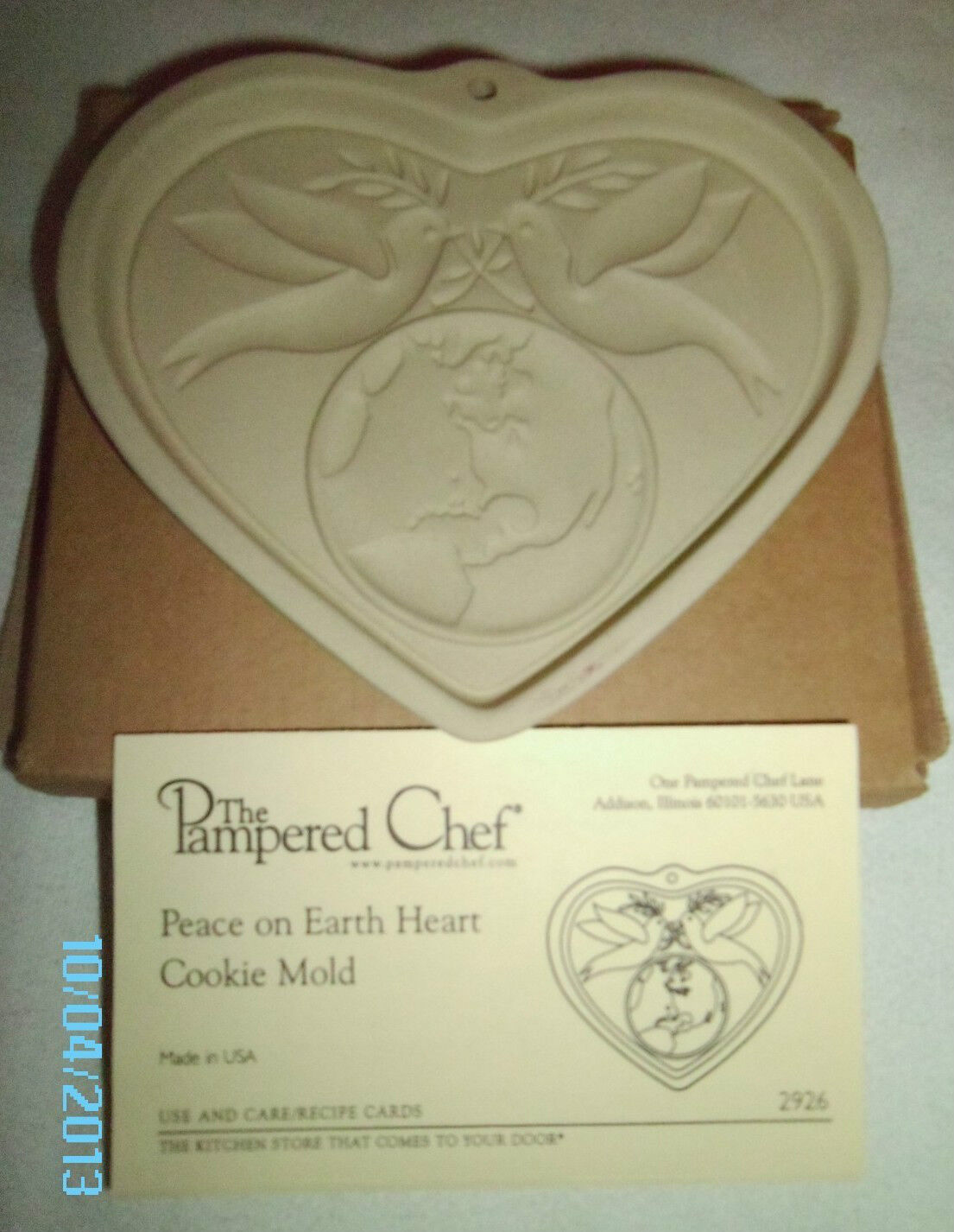 PAMPERED CHEF STONEWARE COOKIE HEART MOLD "Peace on Earth"  & Recipes
