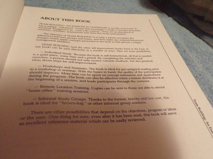 Fifty-Minute: Team Building : An Exercise in Leadership by Robert B. Maddux