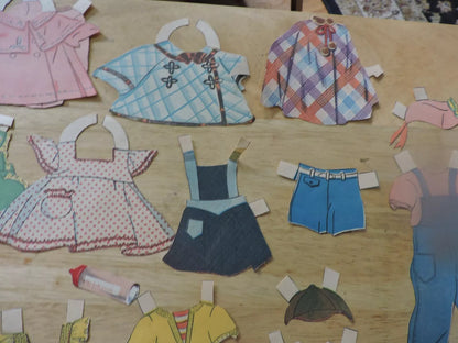VINTAGE PAPER DOLL OUTFITS 19 PIECES