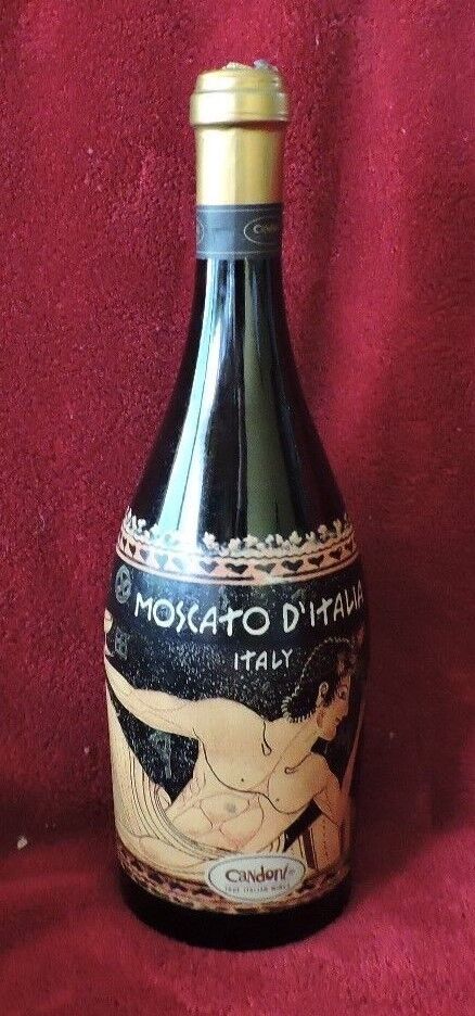 Moscato D'italia Vintage Wine Bottle (NO LIQUOR)