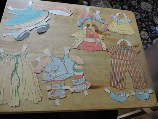 VINTAGE BABY PAPER DOLL OUTFITS 14 PIECES