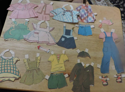 VINTAGE PAPER DOLL OUTFITS 19 PIECES