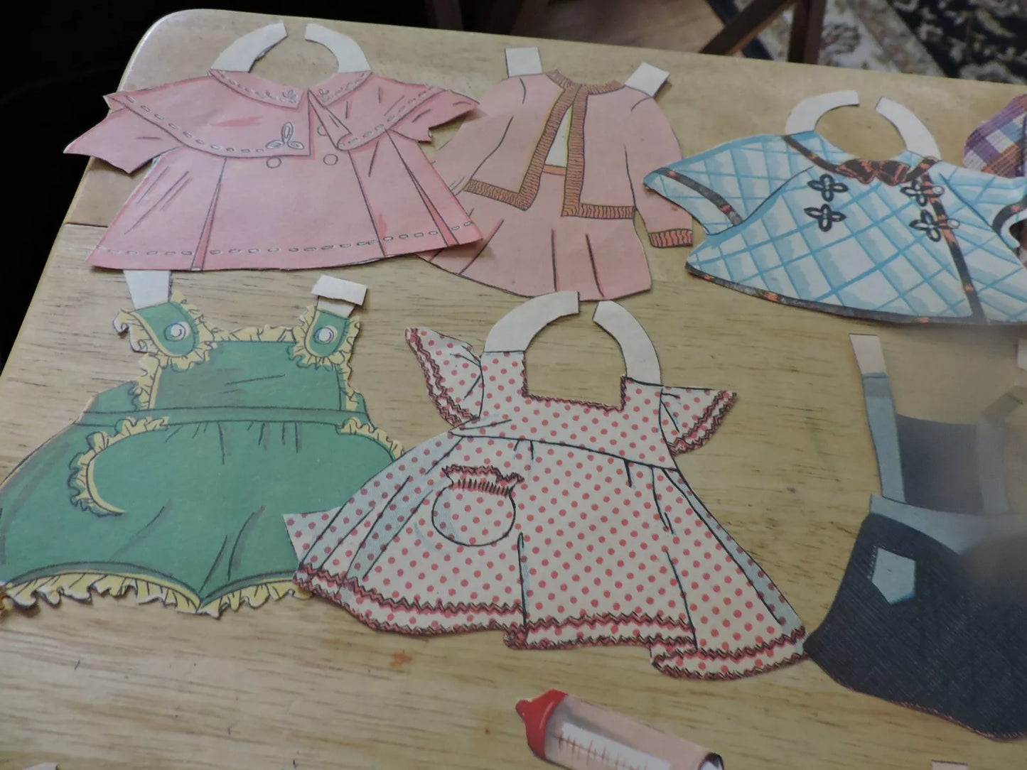 VINTAGE PAPER DOLL OUTFITS 19 PIECES