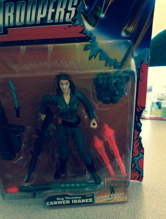 STARSHIP TROOPERS BUG THRASHER CARMEN IBANEZ FIGURE MINT ON CARD FROM 1997 NEW!