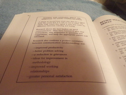 Fifty-Minute: Team Building : An Exercise in Leadership by Robert B. Maddux