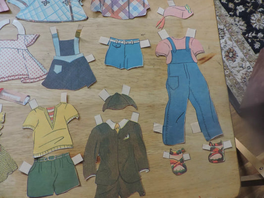 VINTAGE PAPER DOLL OUTFITS 19 PIECES